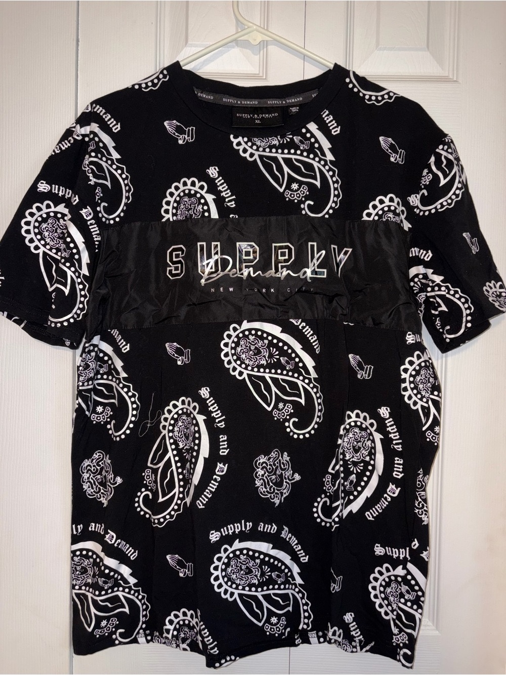 Supply & Demand Men’s XL Paisley Graphic T Shirt Black Cotton Stretch Streetwear